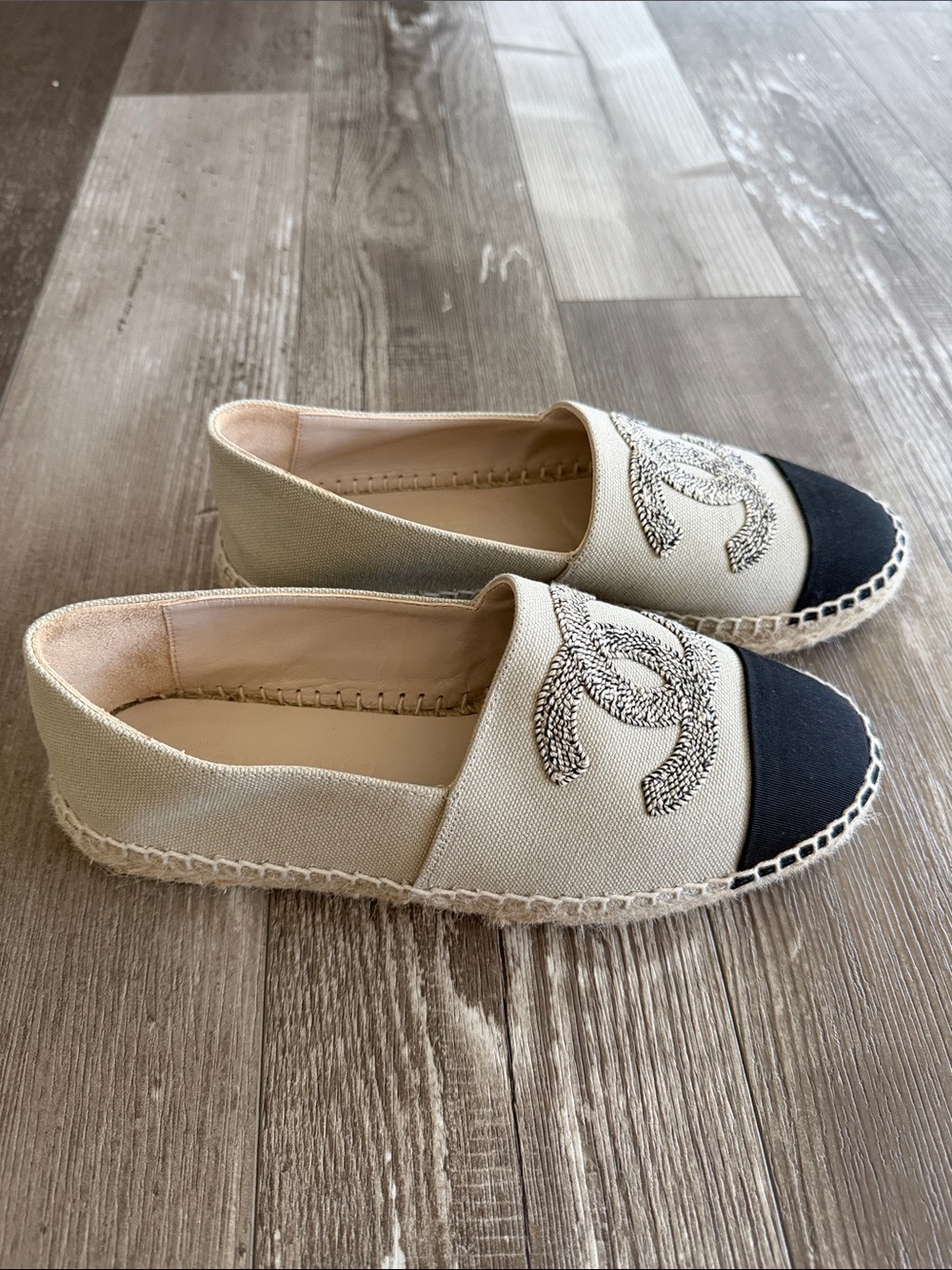 NWT: CHANEL Espadrilles in Beige and Black - Picture 3 of 7